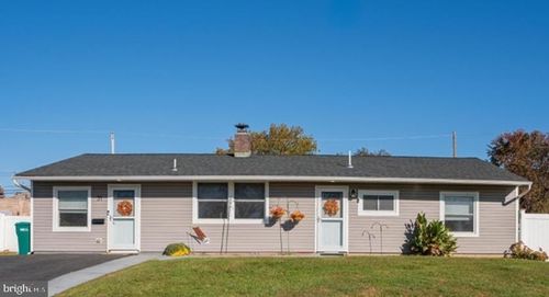 31 Vista Rd, LEVITTOWN, PA, 19057-4213 | Card Image