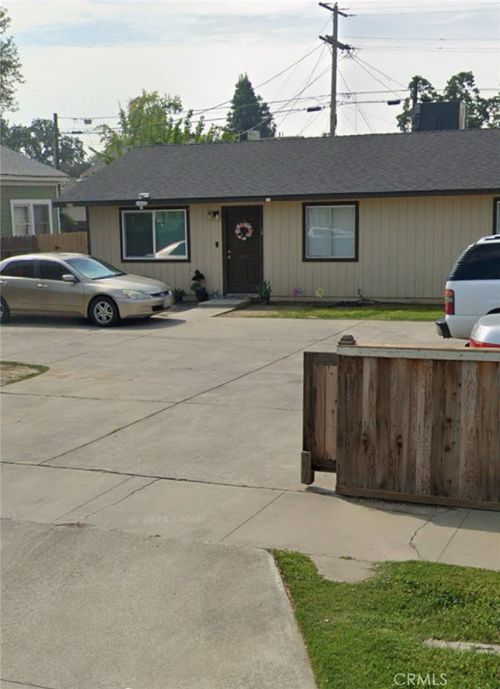 211 W Bush St, Hanford, CA, 93230-2901 | Card Image