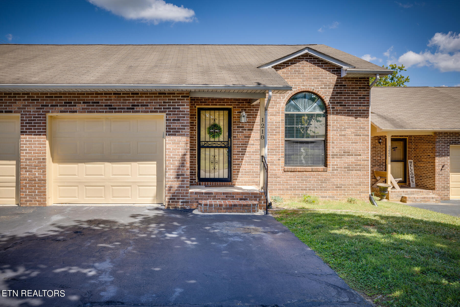 Karina Cir, Maryville, TN 37804