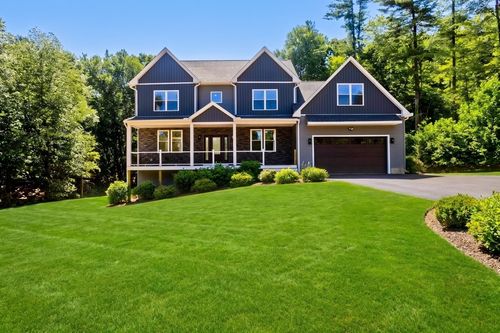 93 Sheep Pasture Rd, Southwick, MA, 01077-9401 | Card Image