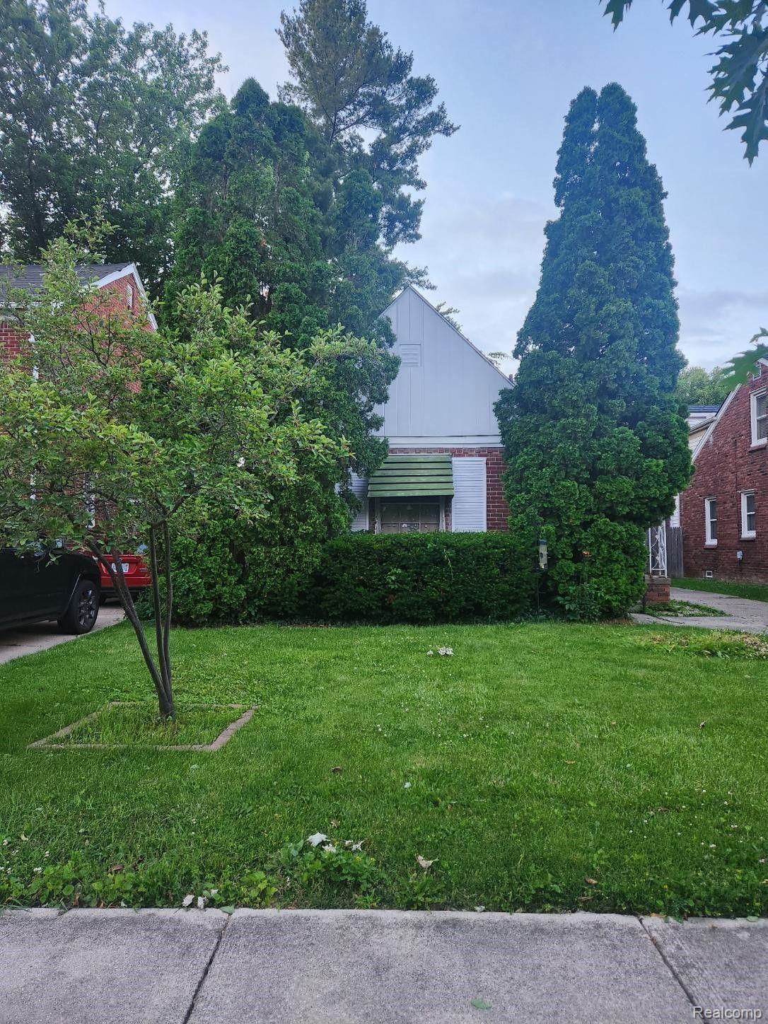 Residential in Grosse Pointe Woods 2
