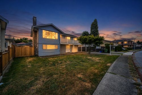 6439 Azure Rd, Richmond, BC, V7C2R8 | Card Image