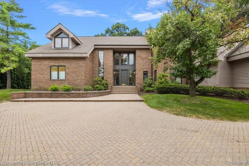 4740 Wickford, Bloomfield Hills, MI, 48302-2381 | Card Image