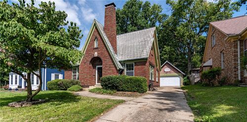 1552 W Sunset Ave, Decatur, IL, 62522-2742 | Card Image