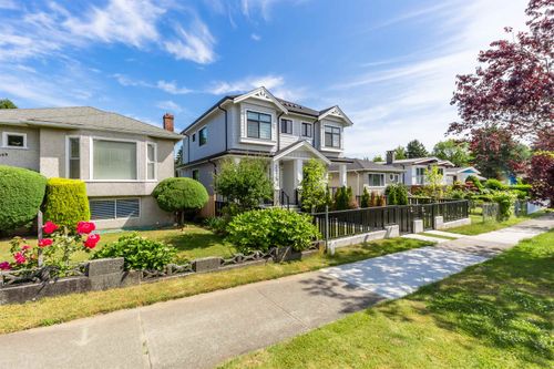 2975 E 42nd Ave, Vancouver, BC, V5R2Y6 | Card Image