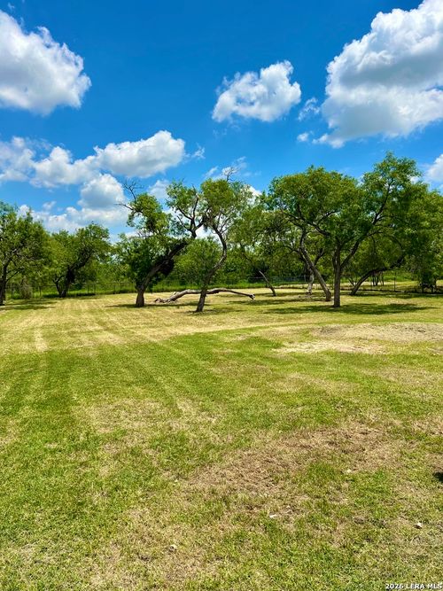 115 E 4th St, Natalia, TX, 78059-2767 | Card Image