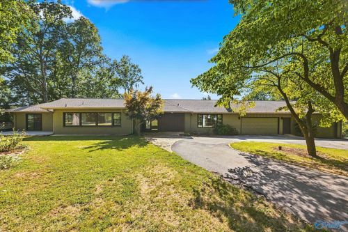 3106 Rowe Dr Se, Huntsville, AL, 35801-6151 | Card Image
