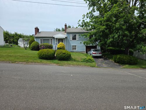 83 Sunnybrook Bnd, Waterbury, CT, 06708-1514 | Card Image
