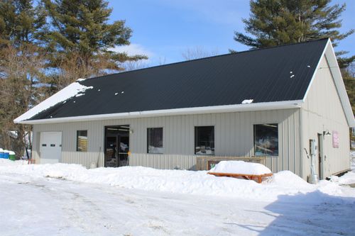 37 Pleasant St, Lyndonville, VT, 05851-8613 | Card Image