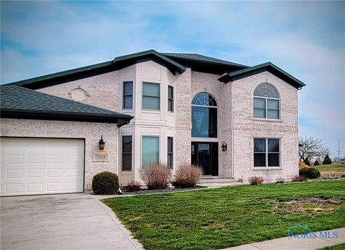 1326 Pine Valley Dr, Bowling Green, OH, 43402-5200 | Card Image