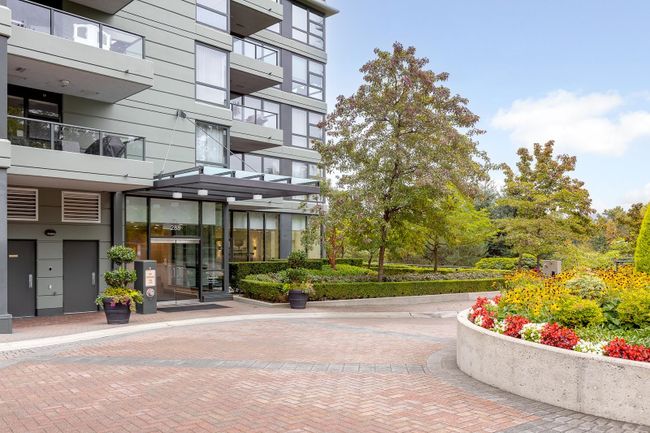 1301 - 288 Ungless Way, Condo with 2 bedrooms, 2 bathrooms and 1 parking in Port Moody BC | Image 2