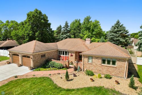 110 37th Ave S, Moorhead, MN, 56560-5506 | Card Image