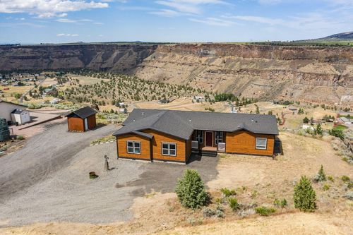 14007 Sw Peninsula Dr, Terrebonne, OR, 97760-7704 | Card Image