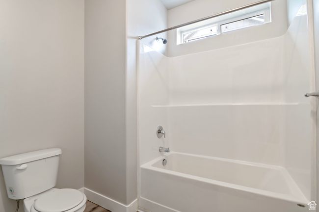Primary bath w/separate toilet & tub | Image 11