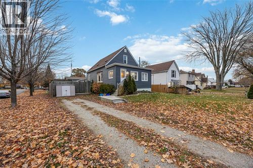 856 Devine St, Sarnia, ON, N7T1X5 | Card Image