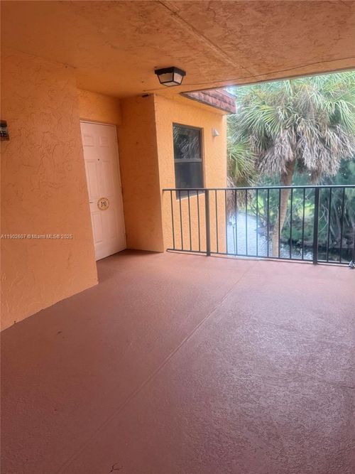 apt-310-450 Commodore Dr, Plantation, FL, 33325-2158 | Card Image