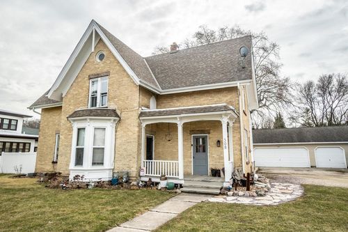 308 Kettle Moraine Drive, Slinger, WI, 53086 | Card Image