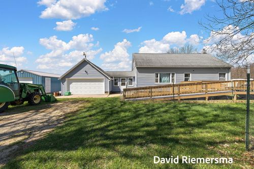 466 27th St, Allegan, MI, 49010-9750 | Card Image