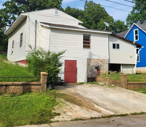 945 Cedar St, Poplar Bluff, MO, 63901-5651 | Card Image