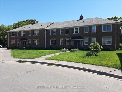 6-32 Lasalle Crt, Oshawa, ON, L1H5Y1 | Card Image