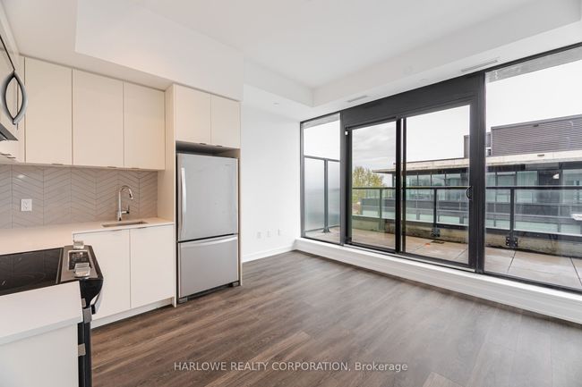 PH423-C - 1612 Charles St, Condo with 3 bedrooms, 2 bathrooms and 1 parking in Whitby ON | Image 6