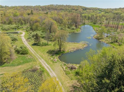 7395 S Cleveland Massillon Rd, Clinton, OH, 44216-9374 | Card Image