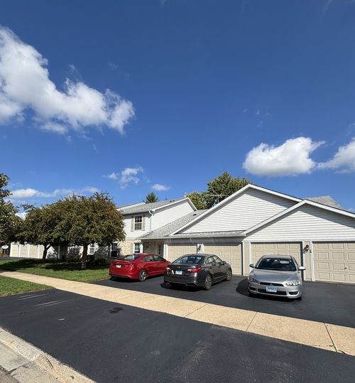 unit-4-1163 Red Oak Cir, Round Lake Beach, IL, 60073-2433 | Card Image