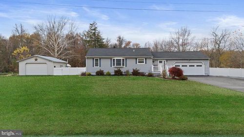 332 Gordon Rd, ROBBINSVILLE, NJ, 08691-2404 | Card Image