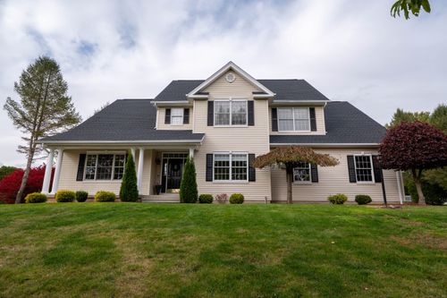 26 Myrtlewood Dr, Milford, CT, 06461-9403 | Card Image