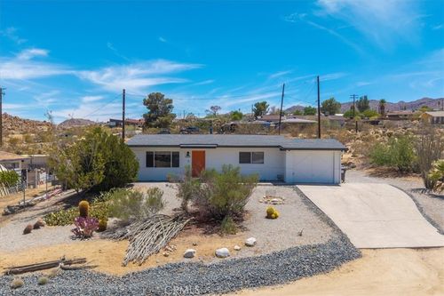 61851 Sunburst Cir, Joshua Tree, CA, 92252-2660 | Card Image