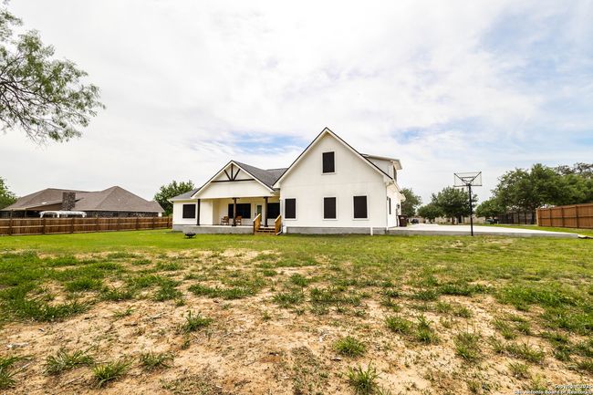 177 E Short Meadow Dr, House other with 4 bedrooms, 4 bathrooms and null parking in Lytle TX | Image 44