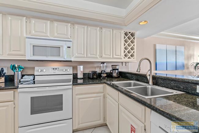 APT-402 - 3000 Gulf Blvd, Condo with 2 bedrooms, 2 bathrooms and null parking in South Padre Island TX | Image 14