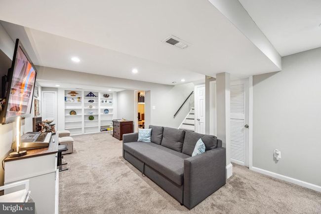 6004 Forrest Hollow Ln, Townhouse with 3 bedrooms, 4 bathrooms and null parking in SPRINGFIELD VA | Image 30