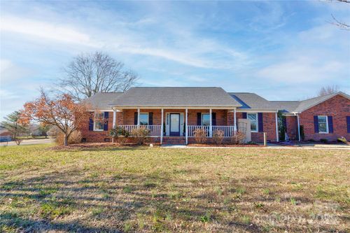 116 Country Creek Dr, Kings Mountain, NC, 28086-8903 | Card Image