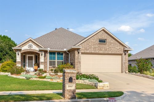 3907 Bendale Rd, Benbrook, TX, 76116-8534 | Card Image