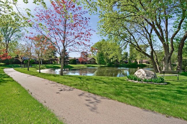 1021 Yuma Ln N, Townhouse with 2 bedrooms, 2 bathrooms and null parking in Plymouth MN | Image 21