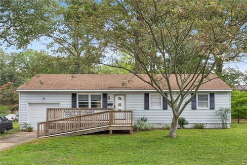 208 Collins Dr, Newport News, VA, 23601-1704 | Card Image