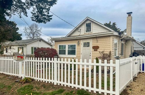 125 E Atlantic Ave, Villas, NJ, 08251-2604 | Card Image