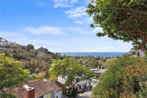 980 Meadowlark Ln, Laguna Beach, CA, 92651-2842 | Card Image
