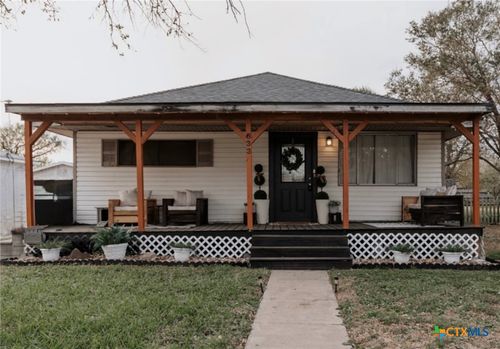 633 Tutt Ave, Taft, TX, 78390-3131 | Card Image