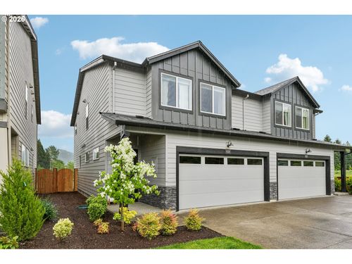 9336 Se Middleton St, Happy Valley, OR, 97086-8633 | Card Image