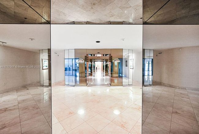 APT-1003 - 10185 Collins Ave, Condo with 1 bedrooms, 1 bathrooms and null parking in Bal Harbour FL | Image 11