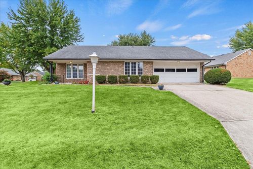 2137 Manhattan Blvd, Springfield, OH, 45504-4261 | Card Image