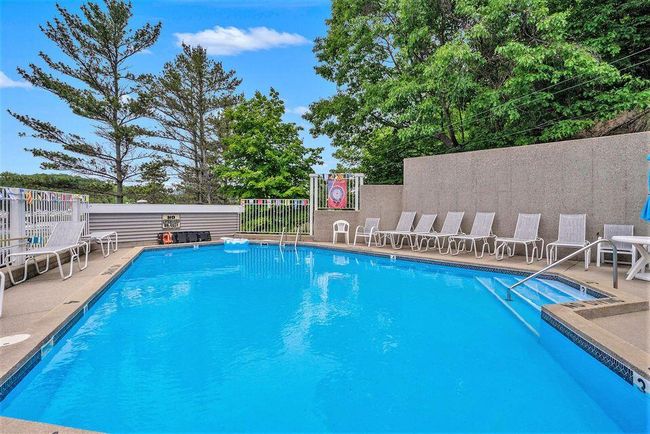UNIT-21 - 810 S Harbor Dr, Condo with 3 bedrooms, 3 bathrooms and null parking in Grand Haven MI | Image 9