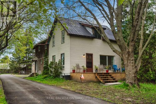 261 Portage Rd, Bolsover, ON, K0M1B0 | Card Image