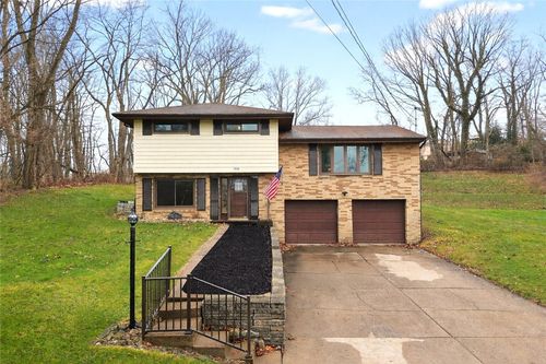 1550 Theresa Ave, South Park, PA, 15129-9626 | Card Image