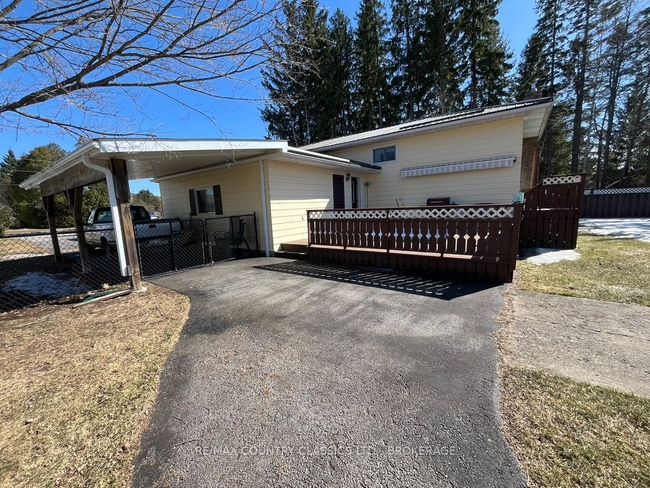 35 Clement St, House other with 4 bedrooms, 2 bathrooms and 7 parking in Addington Highlands ON | Image 44