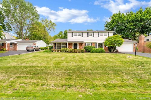 30200 Fiddlers Grn, Farmington Hills, MI, 48334-4716 | Card Image