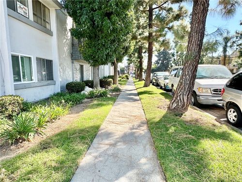 502-5500 Ackerfield Ave, Long Beach, CA, 90805-4956 | Card Image