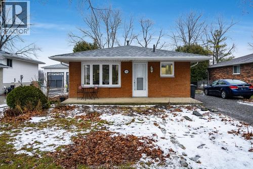 318 Oak Street, Lakeshore, ON, N0R1N0 | Card Image